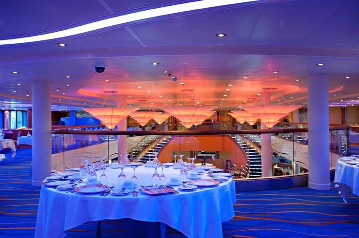 dining room on cruise ships