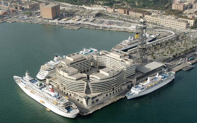 cruise ships in port barcelona