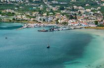 Ferry and cargo ship collide in Souda Bay (Crete), no injuries reported Ferry and cargo ship collide in Souda Bay (Crete), no injuries reported