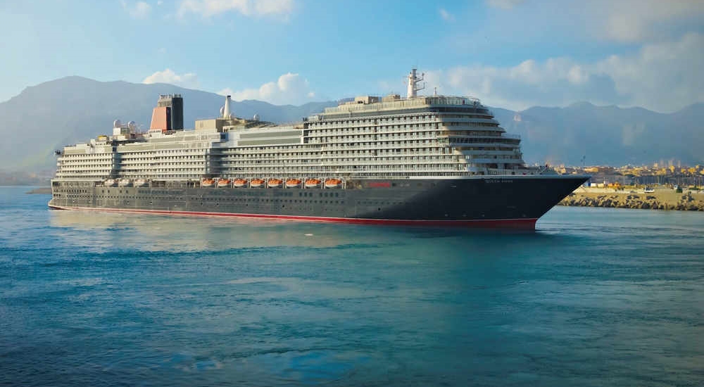 Cunard s Newest Liner Queen Anne Receives The Iconic Red And Black Funnel Cruise News