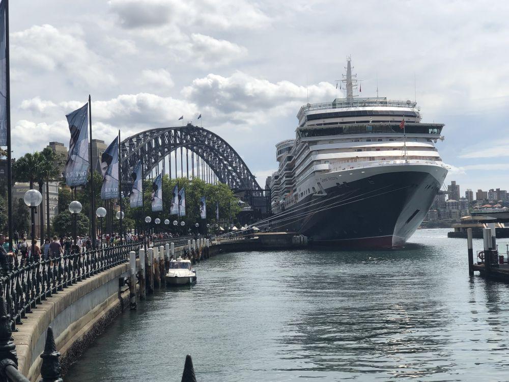 queen victoria cruise ship location now