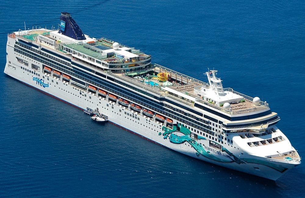 Norwegian Jade Itinerary, Current Position, Ship Review CruiseMapper