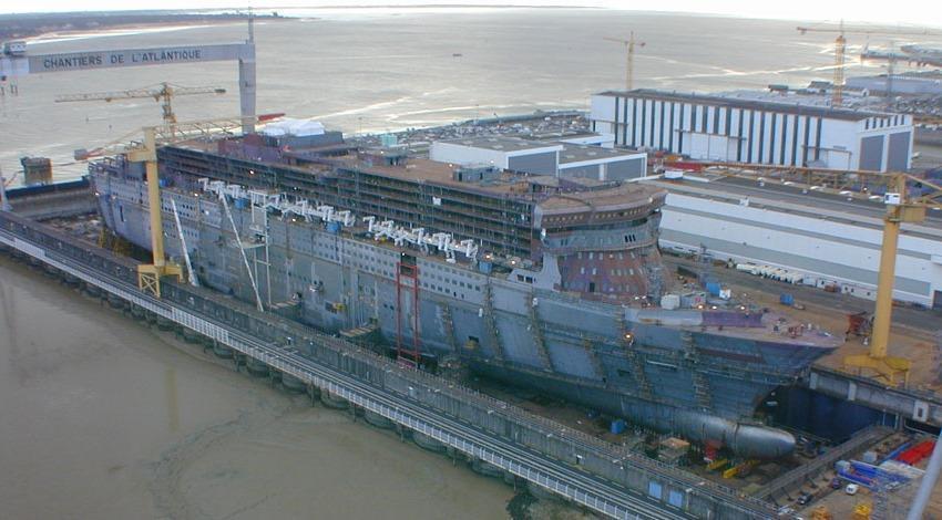 RMS Queen Mary 2 cruise ship construction